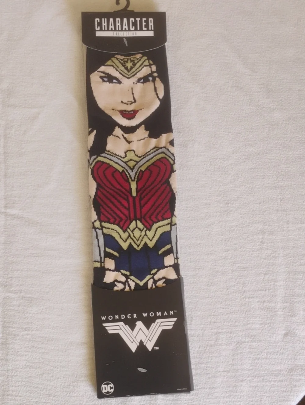 Bioworld Wonder Woman Novelty Socks DC Warner Bros Men/Women BNWT